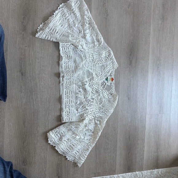 FARM Rio Lace Top - Size S - Picture 5 of 10